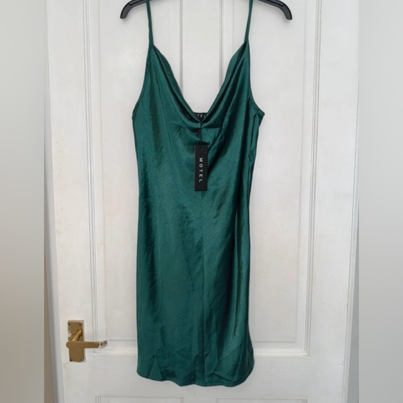 Motel Rocks Green Midi Dress - Picture 1 of 4